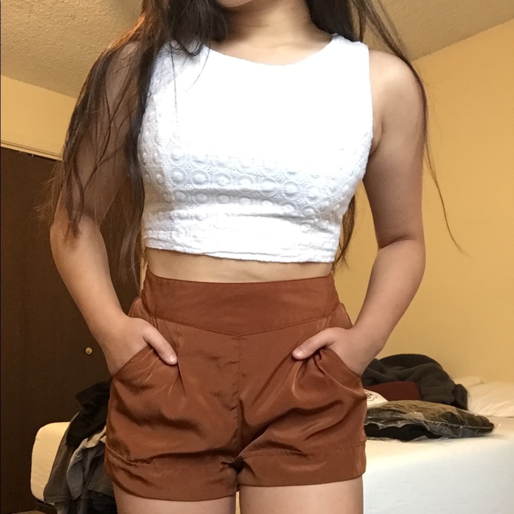 WOVEN CROP TOP